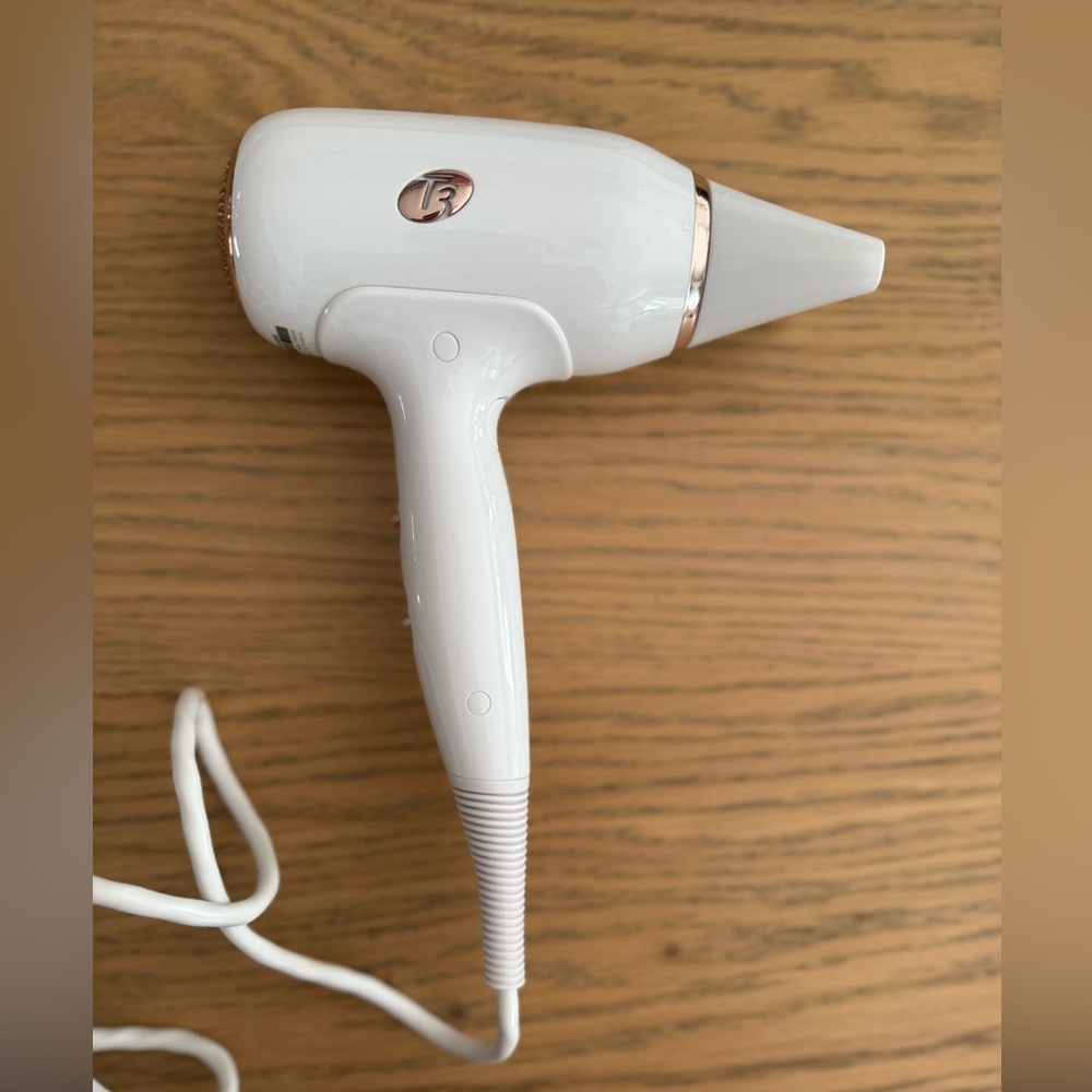 T3 Fit Travel Hair Dryer - White and Rose Gold - Like New - Picture 9 of 14